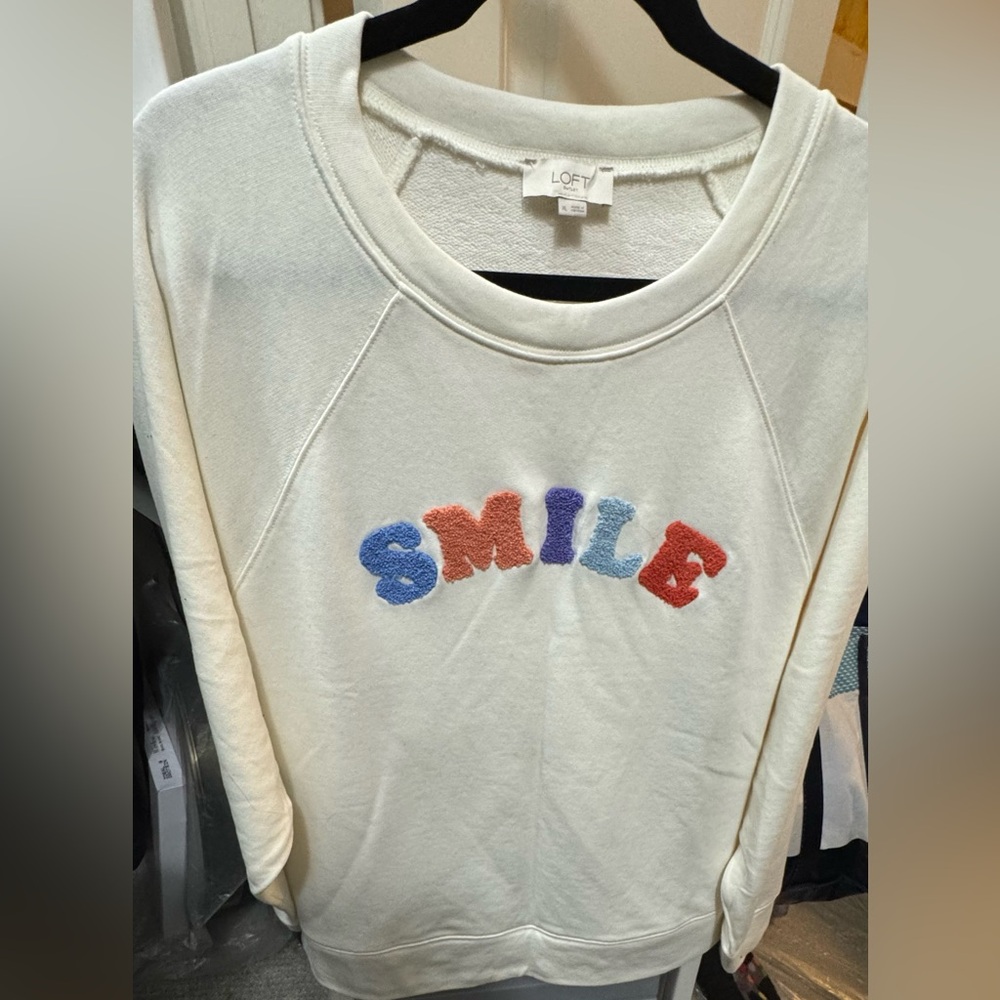 New Loft Outlet Smile sweatshirt